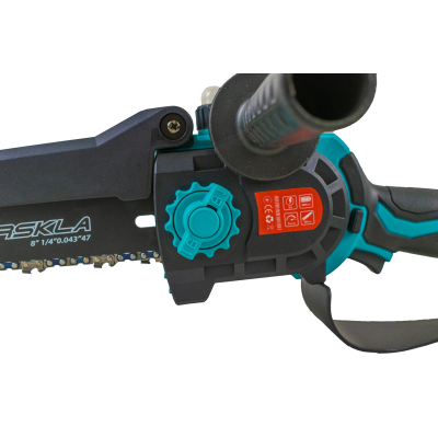 Акумуляторна ланцюгова міні-пила VORSKLA ПМЗ 203/20 (акум. 4000 мАг, в кейсі) Акумуляторна ланцюгова міні-пила VORSKLA ПМЗ 203/20 (акум. 4000 мАг, в кейсі)